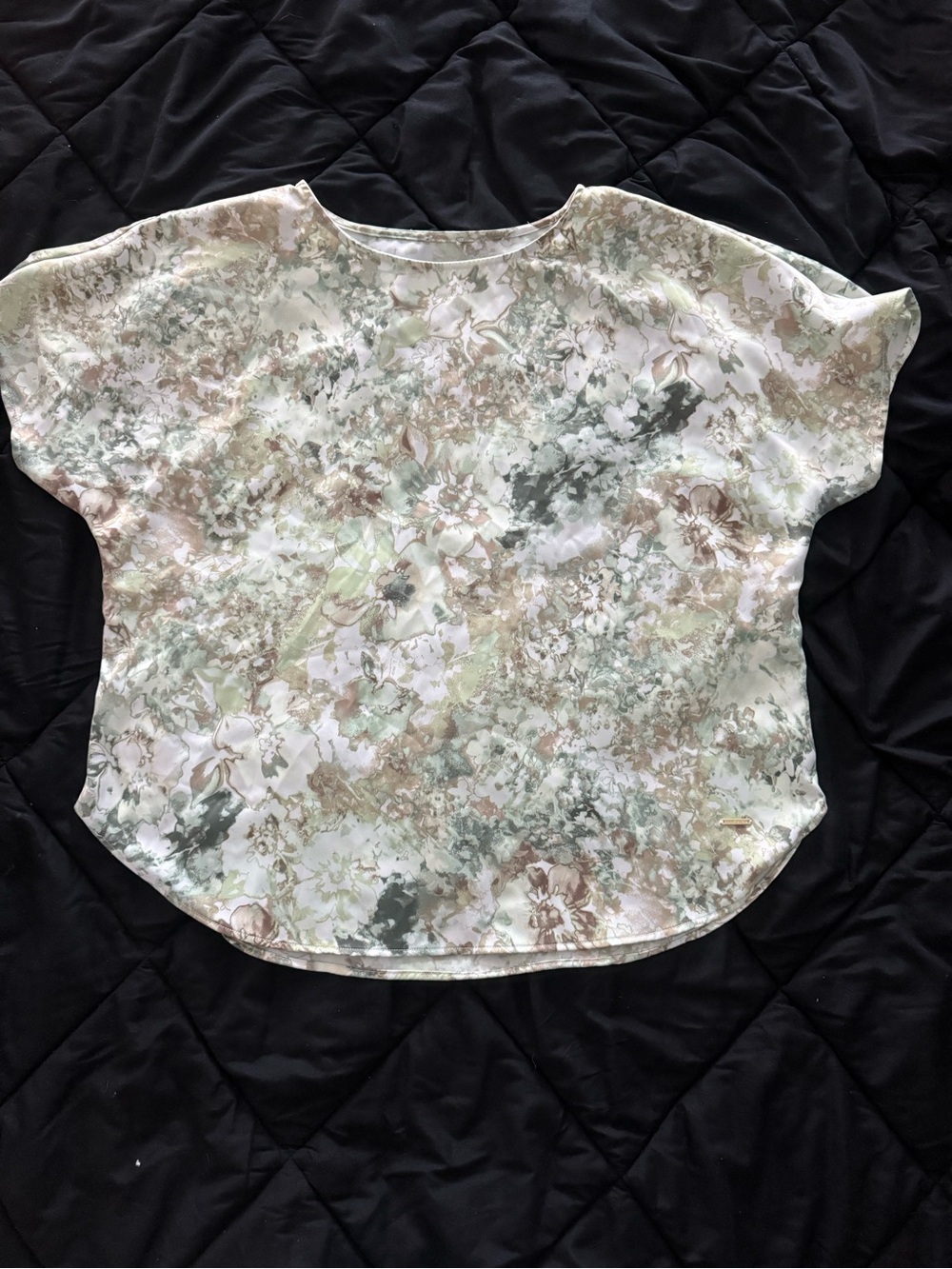 {ANNE KLEIN} Marble Floral Print Short Sleeve Blouse - Cream Green